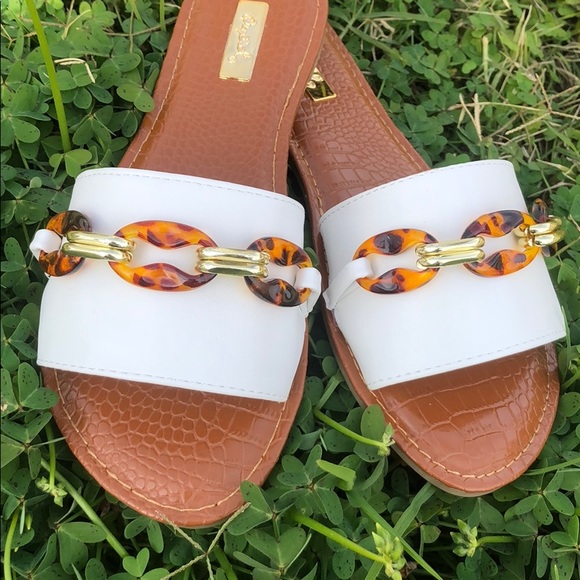 Qupid - White Sandals - Picture 3 of 5